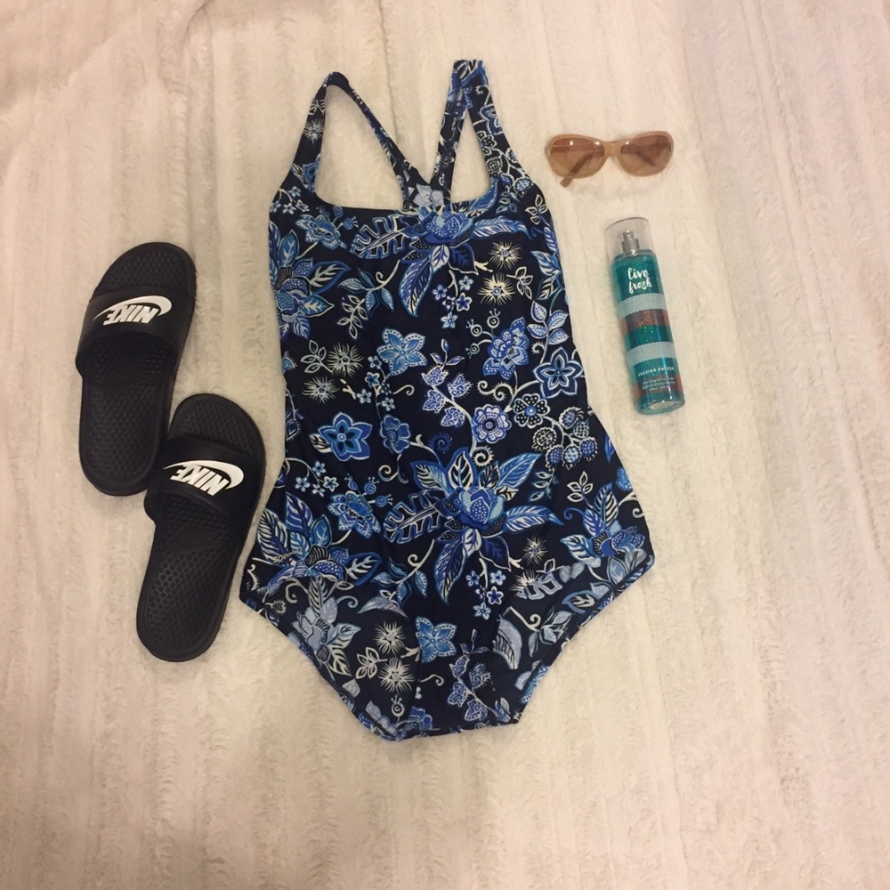 Women’s one piece Speedo swimsuit